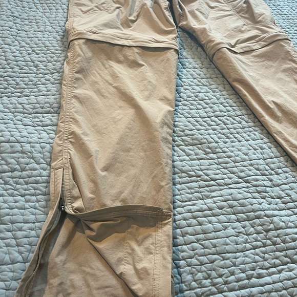 MARMOT - Men’s travel pants- zip off- to shorts. 32”x32”. Excellent condition - Picture 9 of 14